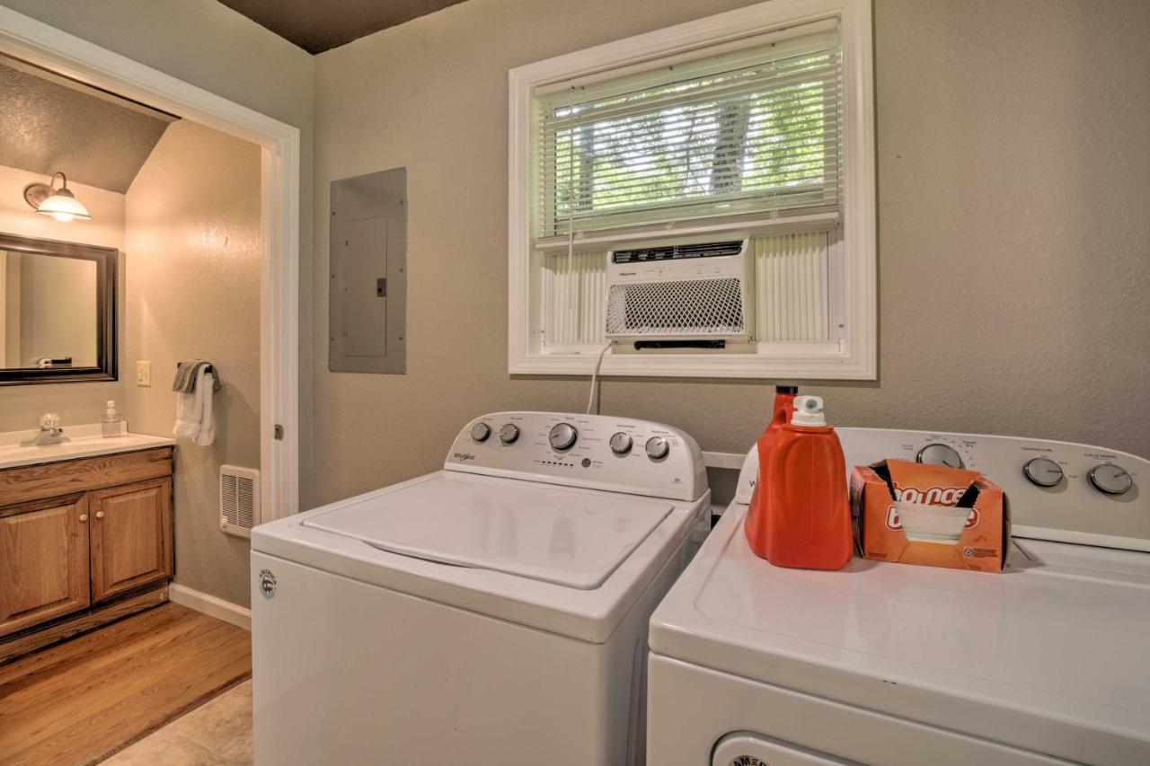 Cozy Whittier Cabin And Yard And Hot Tub, Pets Welcome Екстериор снимка