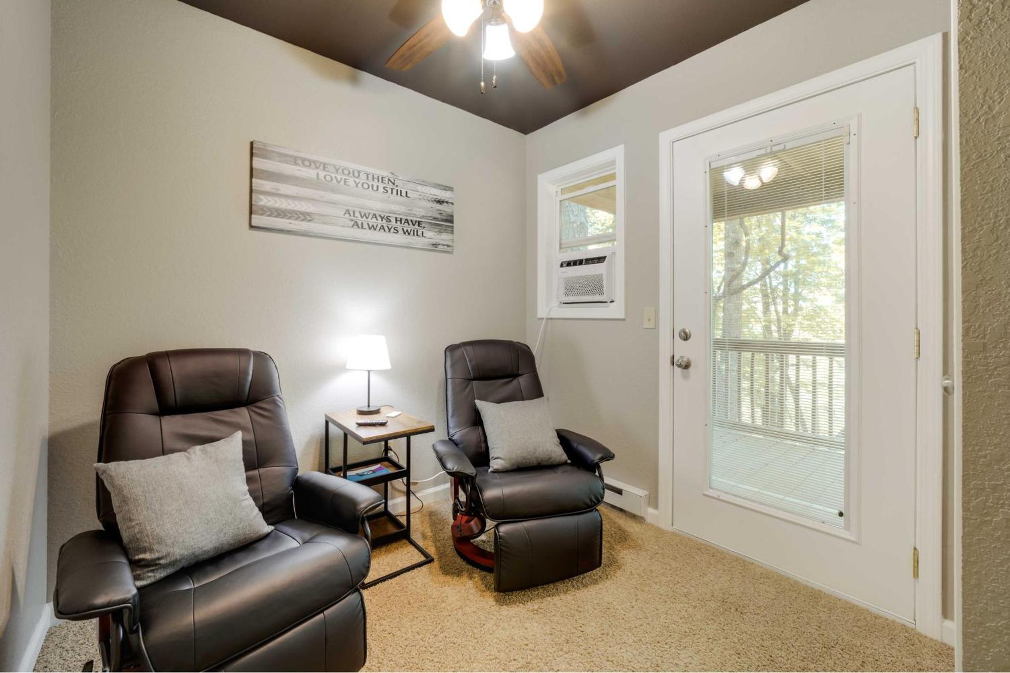 Cozy Whittier Cabin And Yard And Hot Tub, Pets Welcome Екстериор снимка